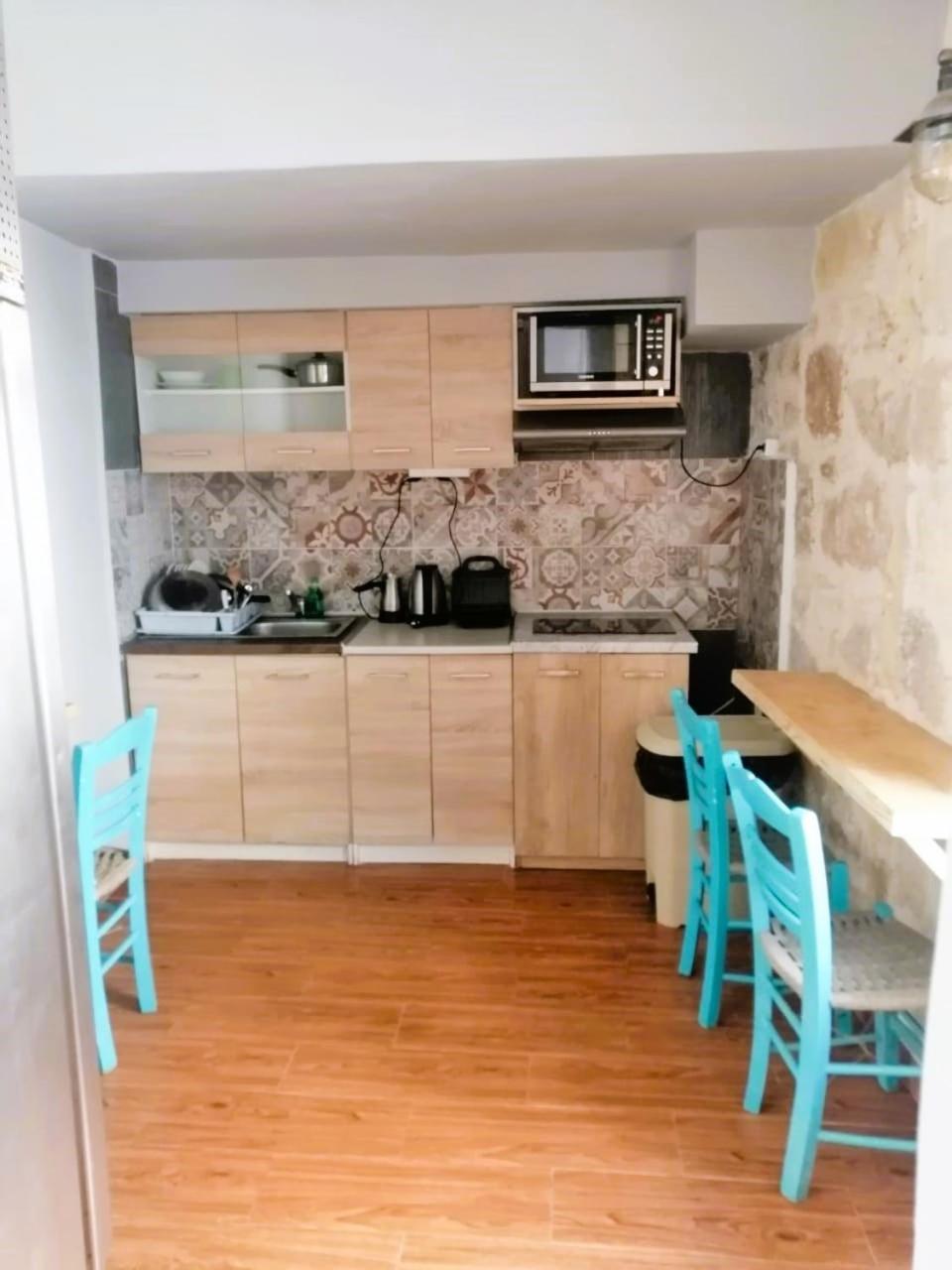 Hippie City Hostel Chania  Bagian luar foto